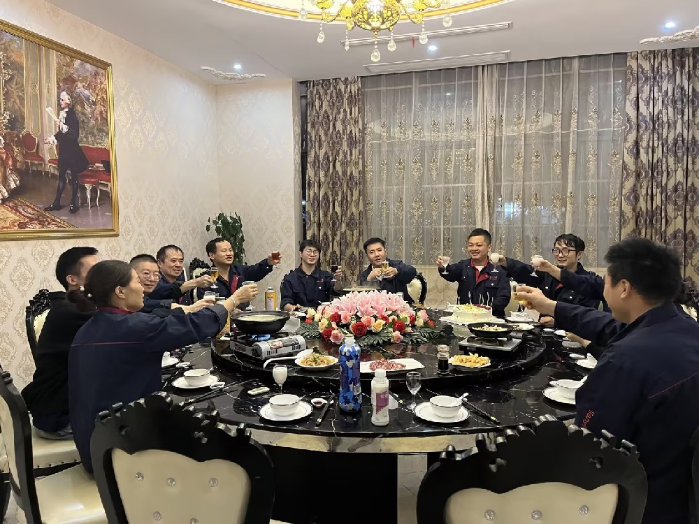 金秋十月酿温情，暖阳生辰共欢歌 ---联亿10月员工生日会